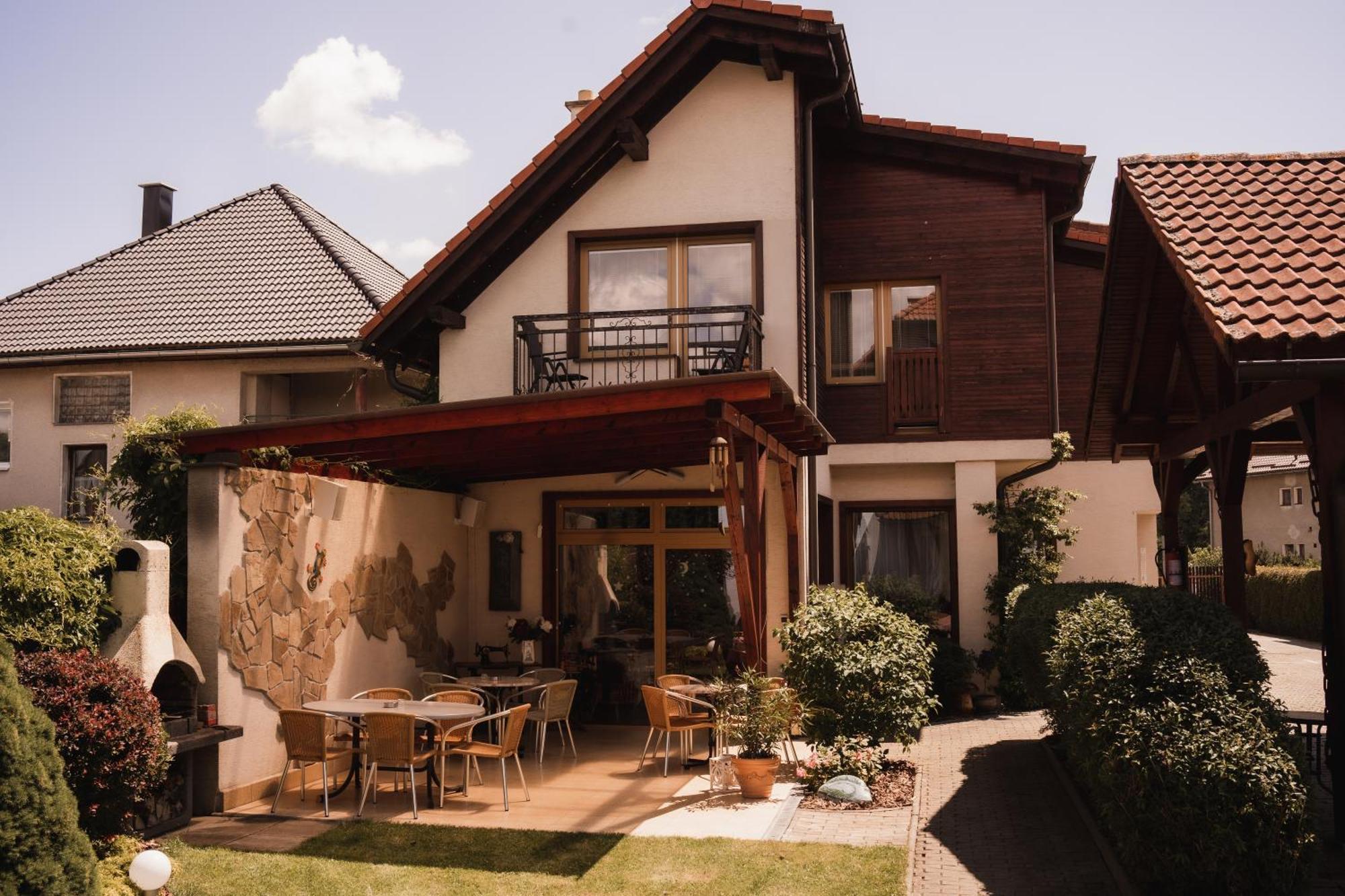 Harmonia Guest house *